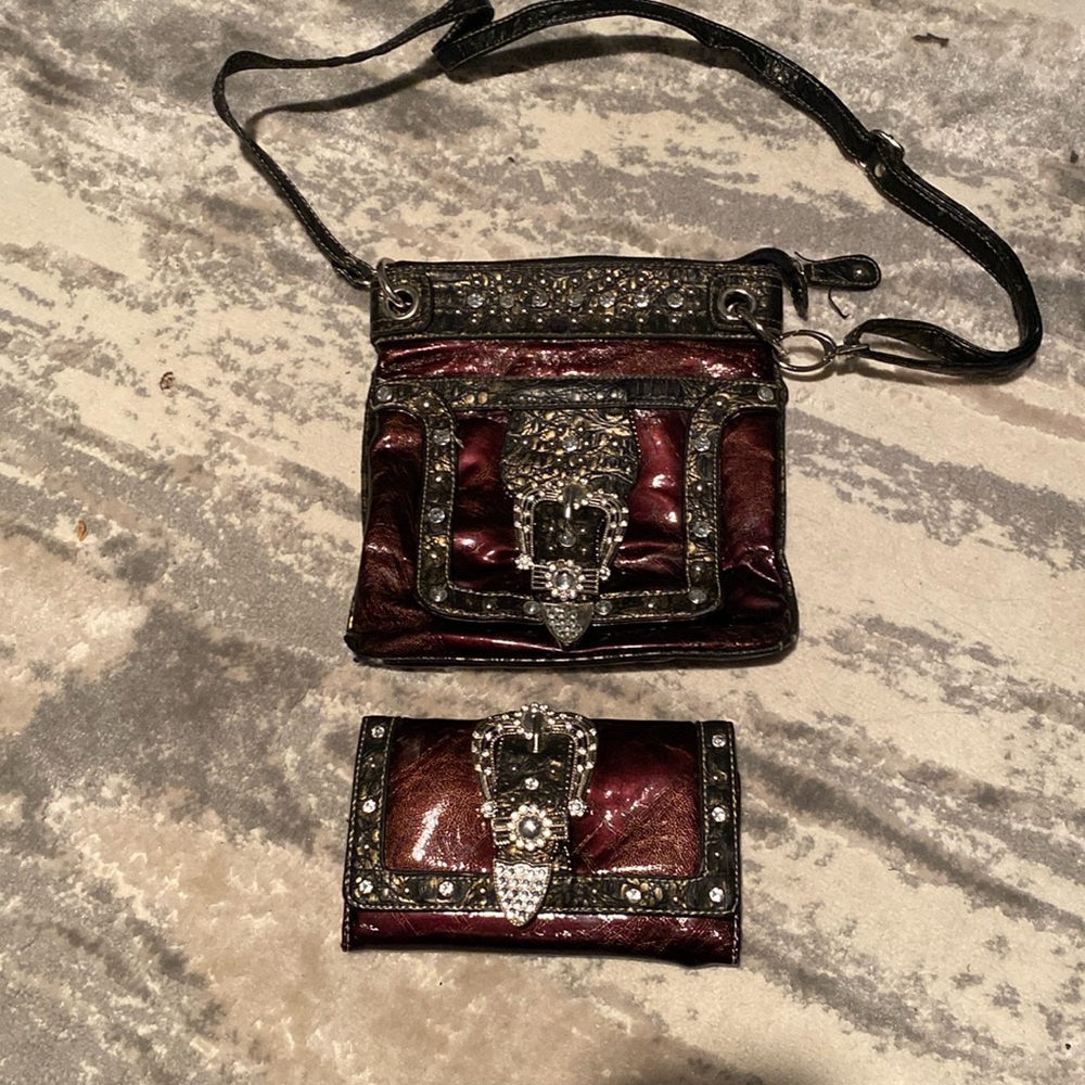 Unbranded purse and wallet
